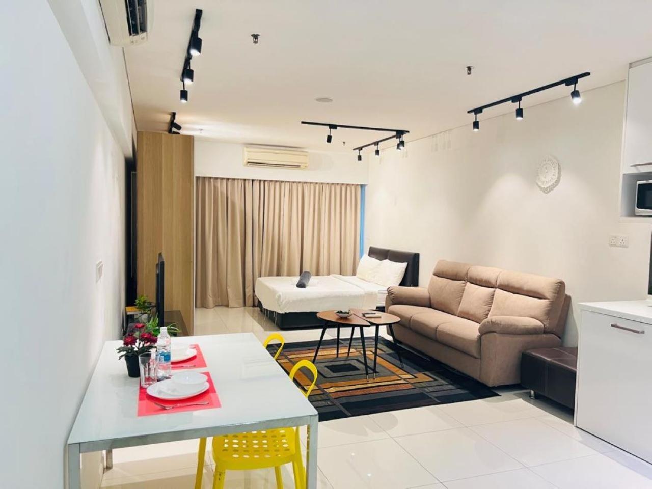 Mercu Summer By Canter Kuala Lumpur