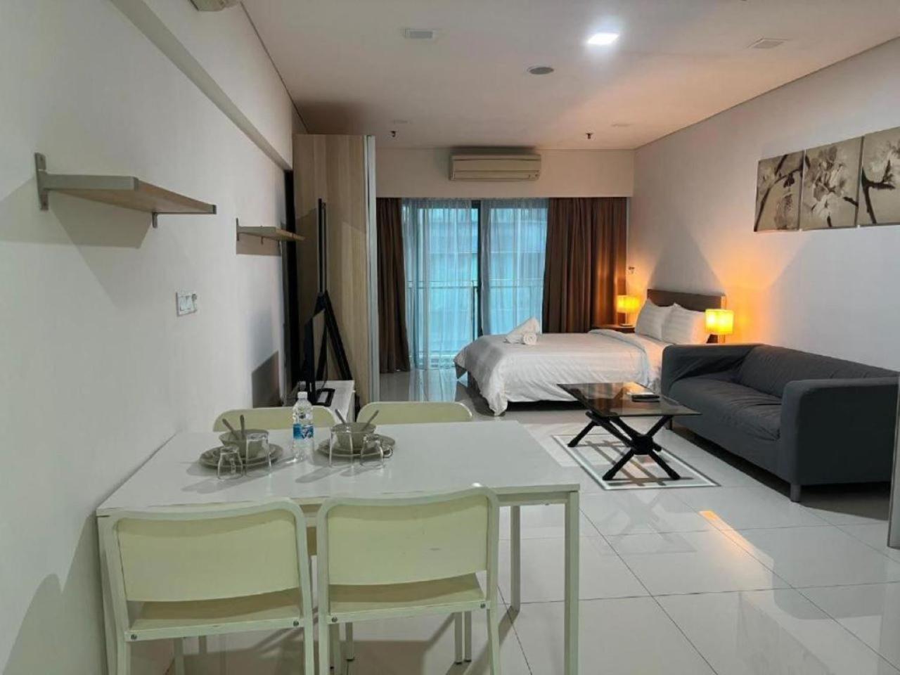 Mercu Summer By Canter Kuala Lumpur